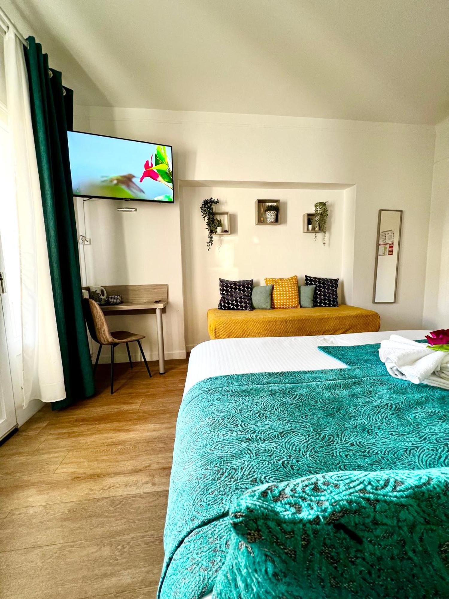 Hotel L'Escapade Ле-Лаванду Экстерьер фото